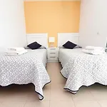 아파트 Spacious Sunny Terrace Duplex House 2 Bedrooms 칼레타데푸스테