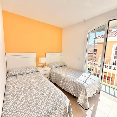 Sunny Terrace Duplex 2 Bedrooms *