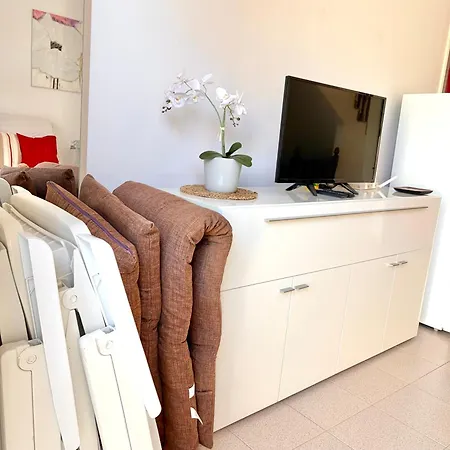 Sunny Terrace Duplex 2 Bedrooms *