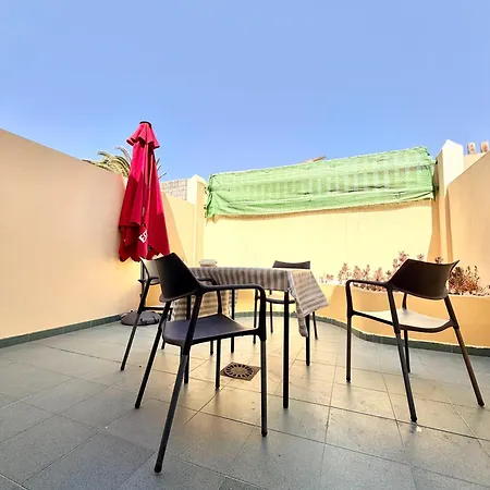 Sunny Terrace Duplex 2 Bedrooms *