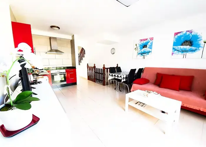 Spacious Sunny Terrace Duplex House 2 Bedrooms * 科斯塔卡莱塔